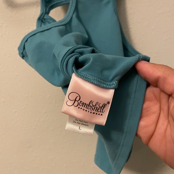 Bombshell workout Top - Picture 3 of 3